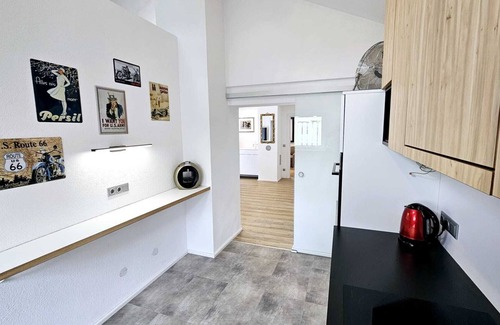 Hoetting House | CROGO The Paula, CROGO The Paula: Charmantes Ferienhaus in Innsbruck mit Kingsize-Bett, moderner Küc