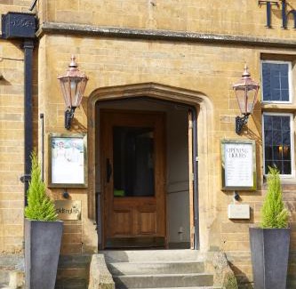 Banbury Hotel | Cromwell Lodge Hotel by Greene King Inns