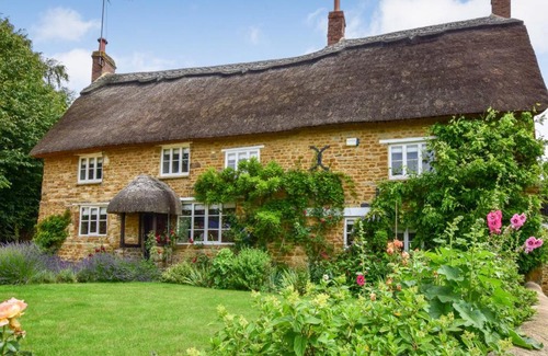 Hook Norton House | Crooked Cottage