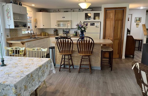 Salsbury Cove Cottage | Cross Carriage House - Oceanside Cottage-On Frenchman's Bay by Acadia NP