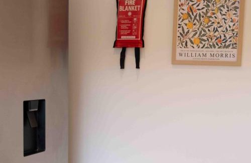 Leeds House | Cross Lane Cottage