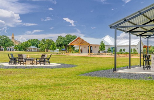 Fredericksburg Cottage | Cross Mountain Cottages 4 | Near Wine Road 290 & Events