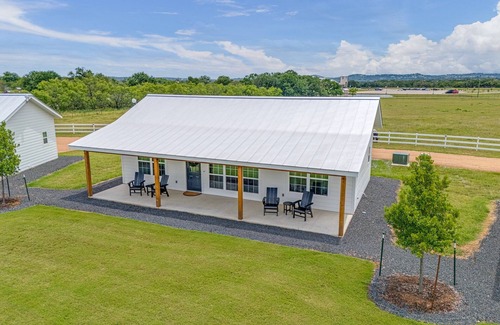 Fredericksburg Cottage | Cross Mountain Cottages 4 | Near Wine Road 290 & Events