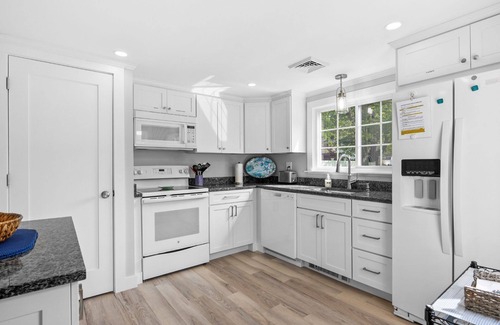 West Harwich House | Crosswinds II: Cape Home Near Beach & Dog-Friendly