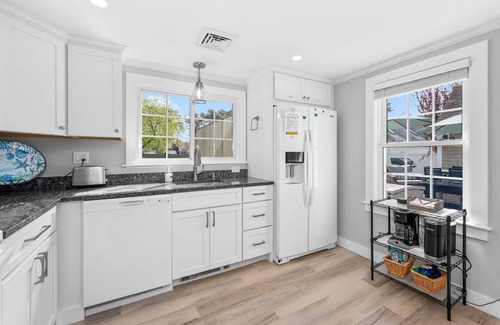 West Harwich House | Crosswinds II: Cape Home Near Beach & Dog-Friendly