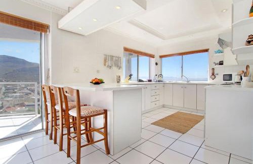 Fish Hoek House | Crow's Nest Fish Hoek Apartment