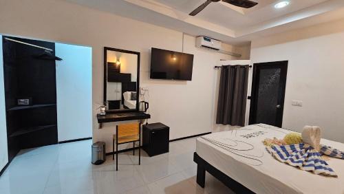 Dhiffushi Apartment | Crown Beach Family villas