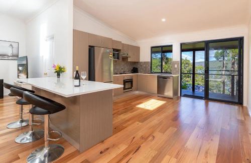 Tarbuck Bay House | Crown Cottage