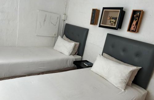 UMuziwabantu Bed & Breakfast | Crown Eagle Guest House