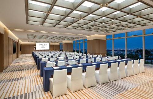 Haizhu Hotel | Crowne Plaza Guangzhou Window of Canton-Free Shuttle Bus Available during Canton Fair Period