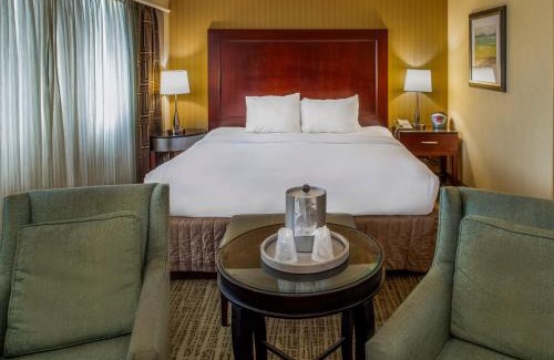 Bridgeton Hotel | Crowne Plaza Hotel St. Louis Airport by IHG