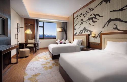 Changbai Mountain North Slope Hotel | Crowne Plaza Resort Changbaishan Hot Spring by IHG