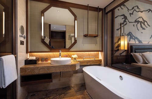 Changbai Mountain North Slope Hotel | Crowne Plaza Resort Changbaishan Hot Spring by IHG