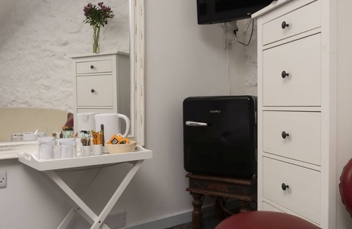 St Just House | Crowns, B&B - a hotel room that sleeps 2 guests in 1 bedroom