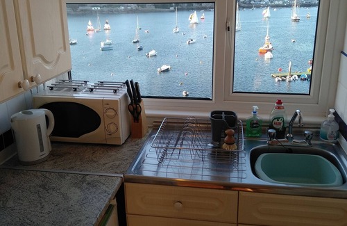 Polruan Apartment | Crow’s Nest, Polruan with mesmerising views!