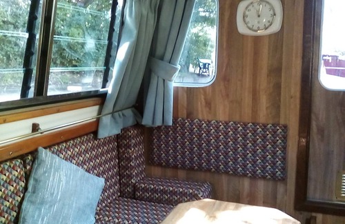 Barnoldswick Boat Rental | Cruising or Static Holiday Breaks aboard Lovely Canal Boat in Historic Skipton