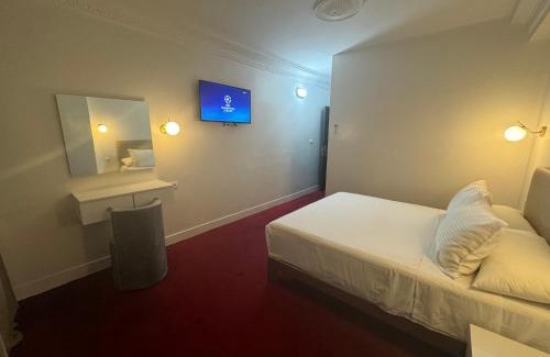Tangier Hotel | Crystal boulevard Single/Double