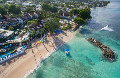 Derricks Hotel | Crystal Cove by Elegant Hotels All Inclusive Resort