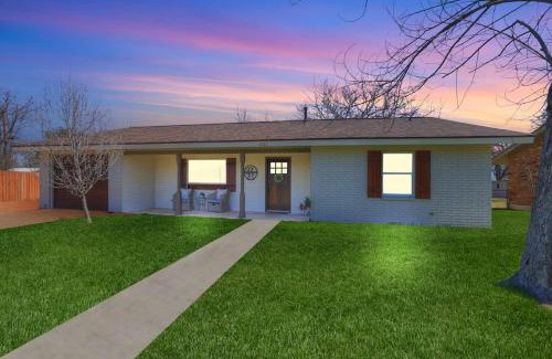 Fredericksburg House | Crystal Cow Haus!