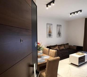 Vrdnik Apartment | Crystal Everest Apartments