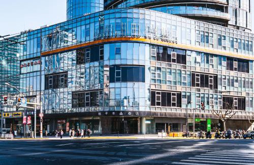 Haining Road Hotel | Crystal Hotel Shanghai North Sichuan Road on the Bund