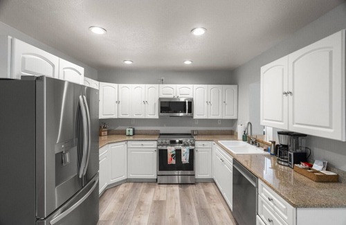 Clearwater House | Crystal Palms | Pool, Hot Tub, Game Room