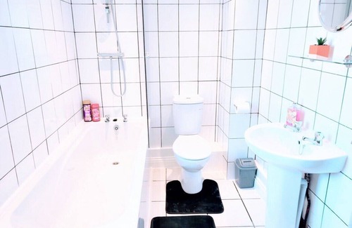North Shields Apartment | Crystal Suite 3 is outside the metro station and a short walk to the Fish Quay.