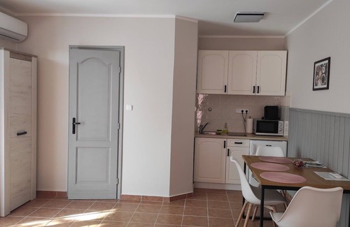 Zalakaros House | Csendes kis Földszinti Apartman, Pároknak - Termálfürdő 3 Perc Autóval
