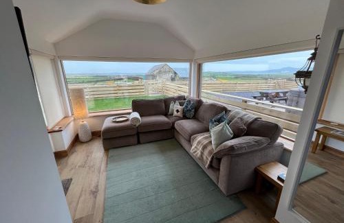 Holyhead House | Cuddfan
