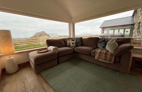Holyhead House | Cuddfan