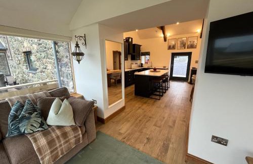 Holyhead House | Cuddfan