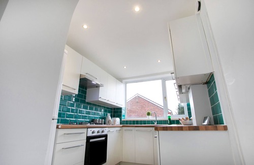 Shafton House | Cudworth House, Barnsley for Contractors & Families (Hosted by: Emu-J stays)