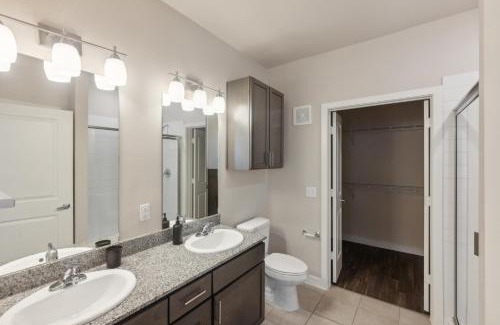 Southeast Houston Apartment | Cullen 5312 I New Construction 2bd Apt I Gated