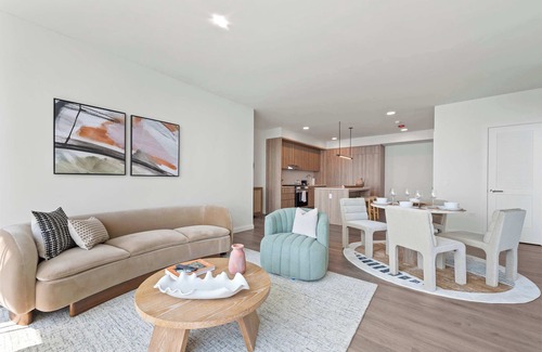 The Loop Apartment | Cultural Mile 2BR, A Stay in the Sky, 65th Floor