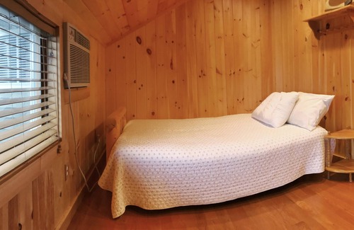 Frankford House | CULVER LAKE - LAKEFRONT ESCAPE