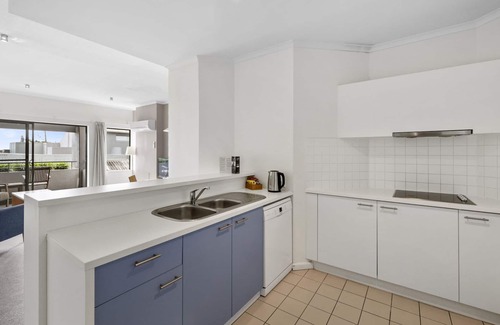Lorne Apartment | Cumberland Lorne fully self-contained, two bedroom ocean view apartment