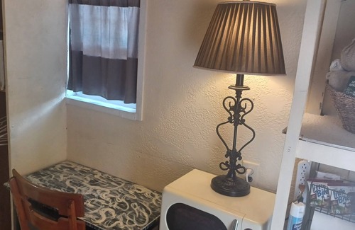 Westside Cabin | Cupcake Cabin Mini 1-bed 1 bath getaway in Jacksonville