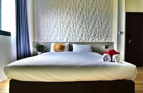 Maho Hotel | Cupecoy Coastal Stay: Swim, Snorkel & Walk to Marina Plaza