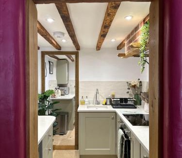 Wendover Apartment | Curiosity Cottage