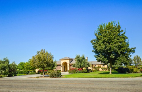 Hanford House | Custom country