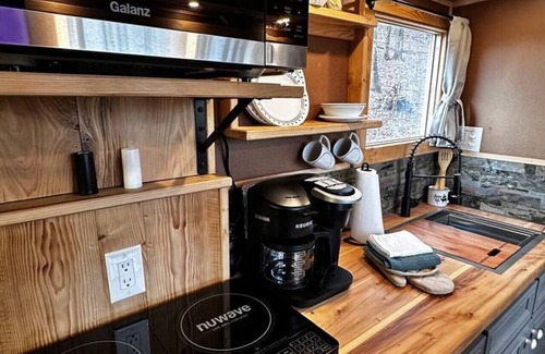 Mouth of Wilson House | Custom HorseTrailerTinyHome near Grayson Highlands