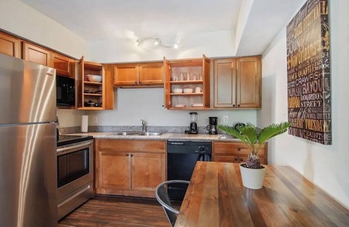 Treme Apartment | Cute 2Bed Apt with patio close to French Quarter, with gated parking include