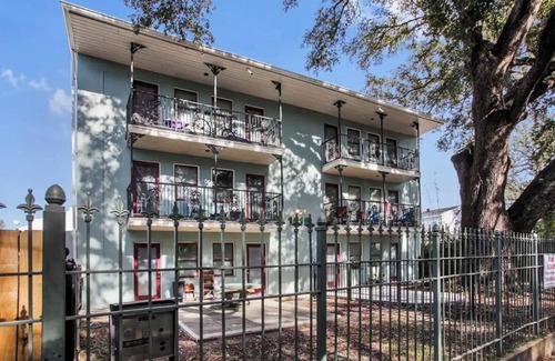 Treme Apartment | Cute 2Bed Apt with patio close to French Quarter, with gated parking include