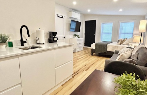 Arlington Apartment | Cute Accessible Studio: No stairs, W/D, Parking