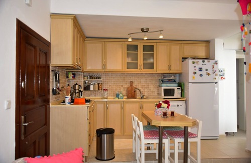 Koyunbaba Apartment | Cute and cosy apartment with private garden + shared pool at Gumusluk