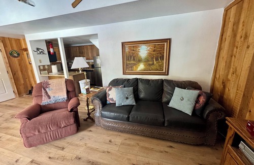 Mammoth Lakes Condo | Cute and cozy condo walking distance to the Village Gondola