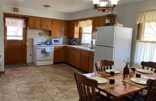 James Creek Bed & Breakfast | cute and spacious brick house with plenty of boat parking