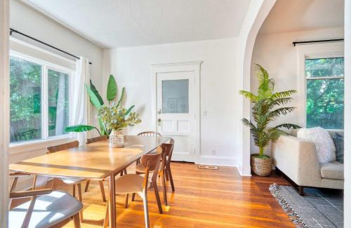 King House | Cute & Comfortable Portland Home with 91 WalkScore