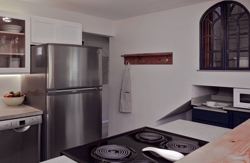 Birch Bay House | Cute, comfy, and clean cottage just steps to the beach and C Shop