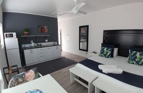 Keurboomstrand Apartment | Cute condo with garden and BBQ
